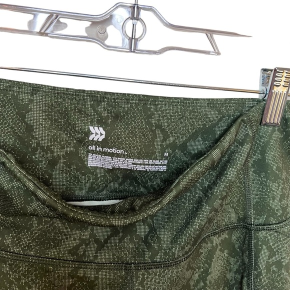 All In Motion Green Snake Print Leggings Womens Medium High Rise Pull On - Picture 4 of 4